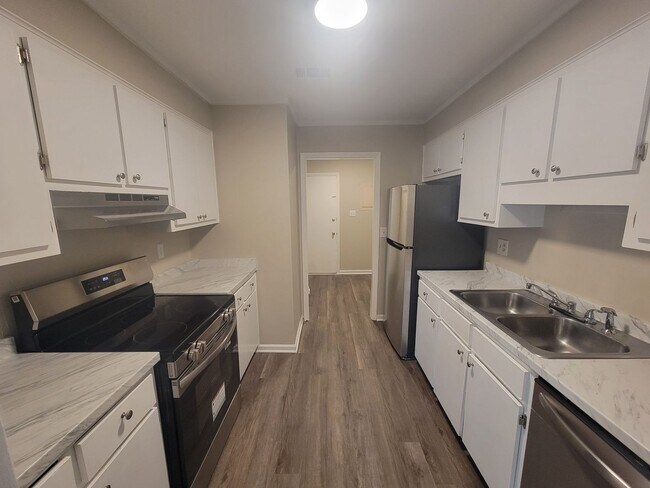 Foto del edificio - """~155 Stoneybrooks Place