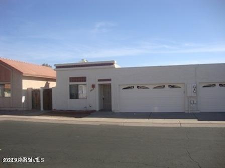Building Photo - 1015 E Charleston Ave