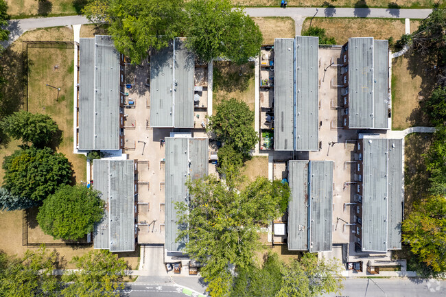 Building Photo - 61 Grenoble Dr