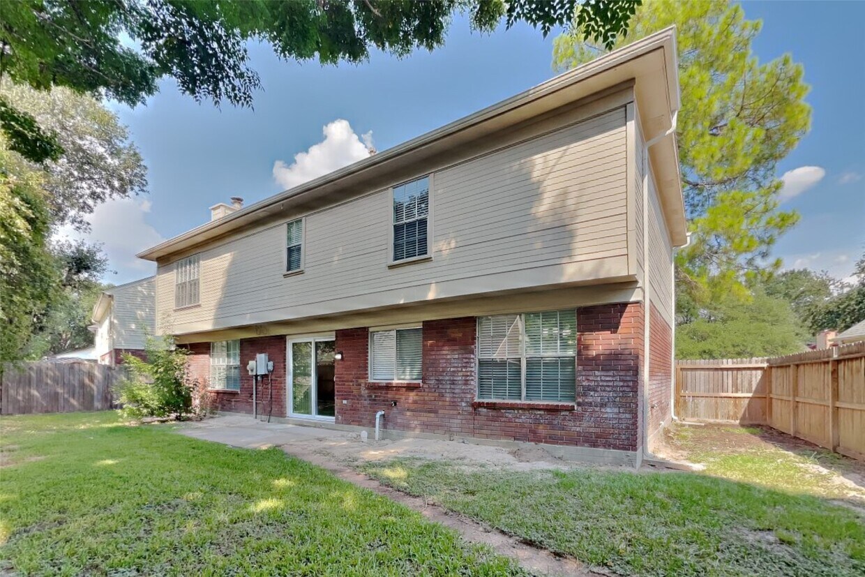 Foto principal - 9919 Villa Verde Dr