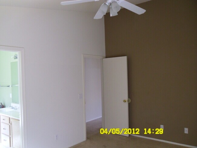 Foto del edificio - 3 Bed 2 Bath in Most Desired Ahwatukee