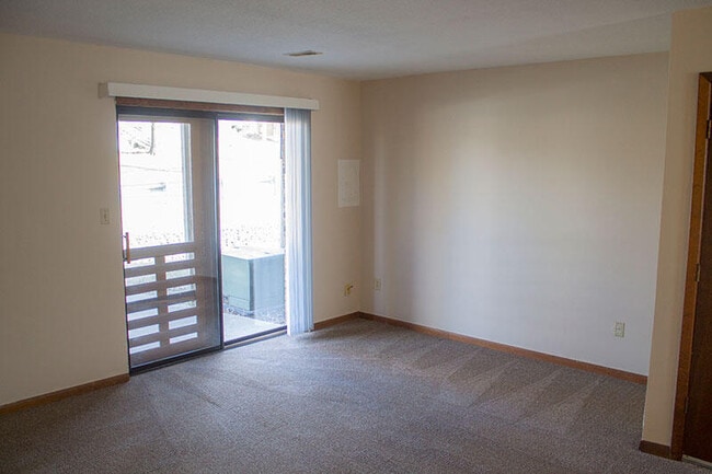 Foto del edificio - 1600 Parkside Dr