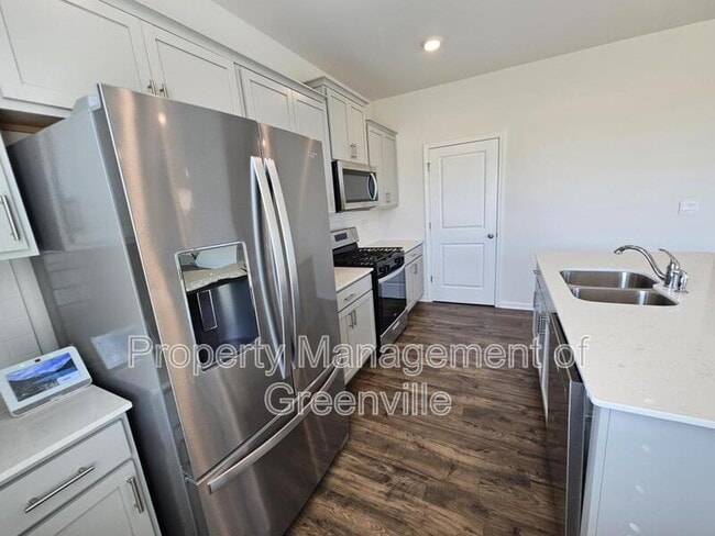 Foto del edificio - 4309 Remington Ave