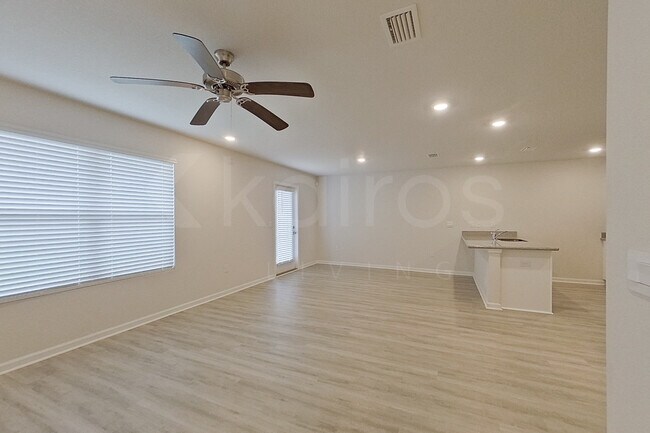 Building Photo - 124 Swallowtail Ln