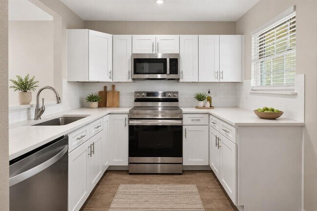 Building Photo - 15302 Cavalier Canyon Dr