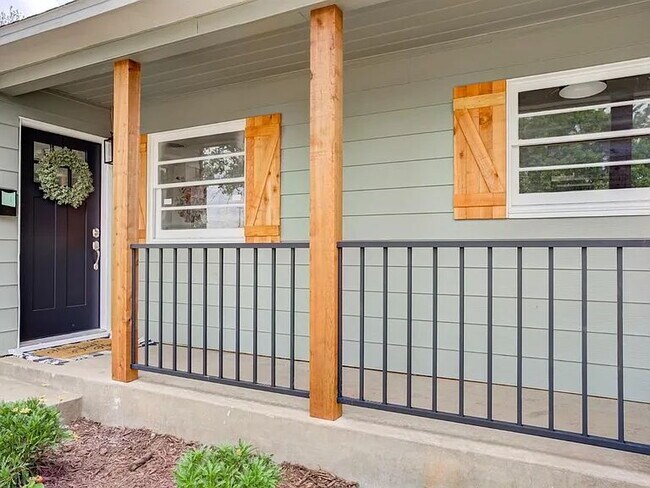 Foto del edificio - Charming 3-Bedroom Home