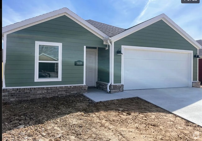 Building Photo - 5992 W Holdcroft Dr