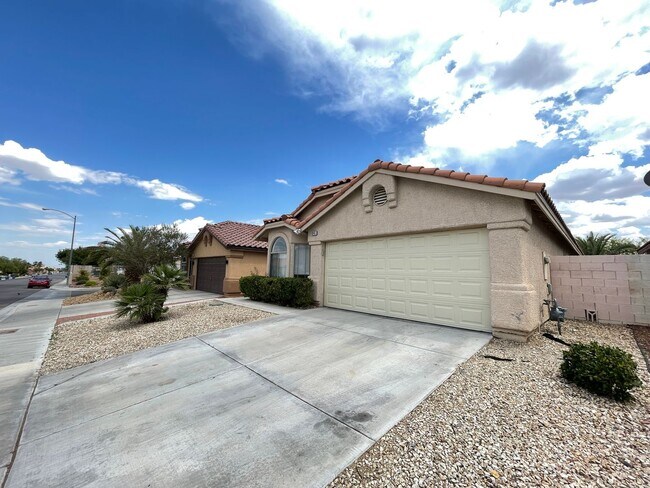 Foto del edificio - 9343 W Viking Rd