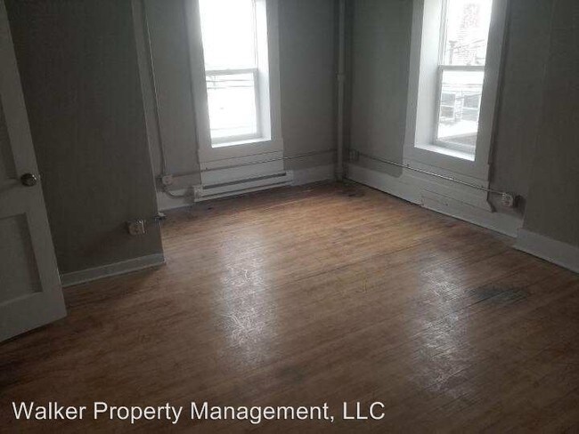 Building Photo - 1 br, 1 bath House - 155 E. Main St. Apt. B