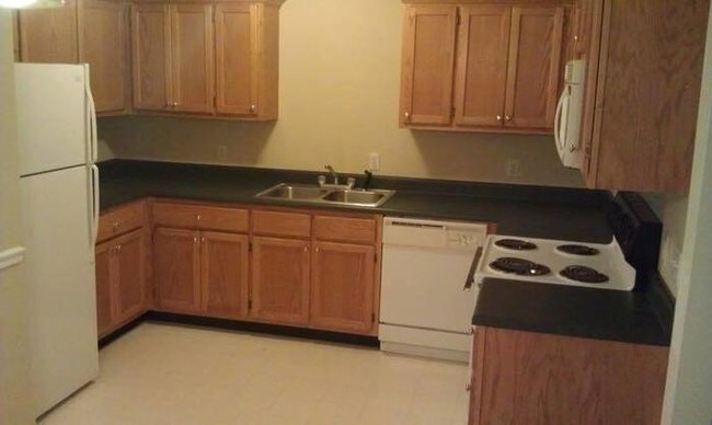 Building Photo - Battlefield Village Apartments