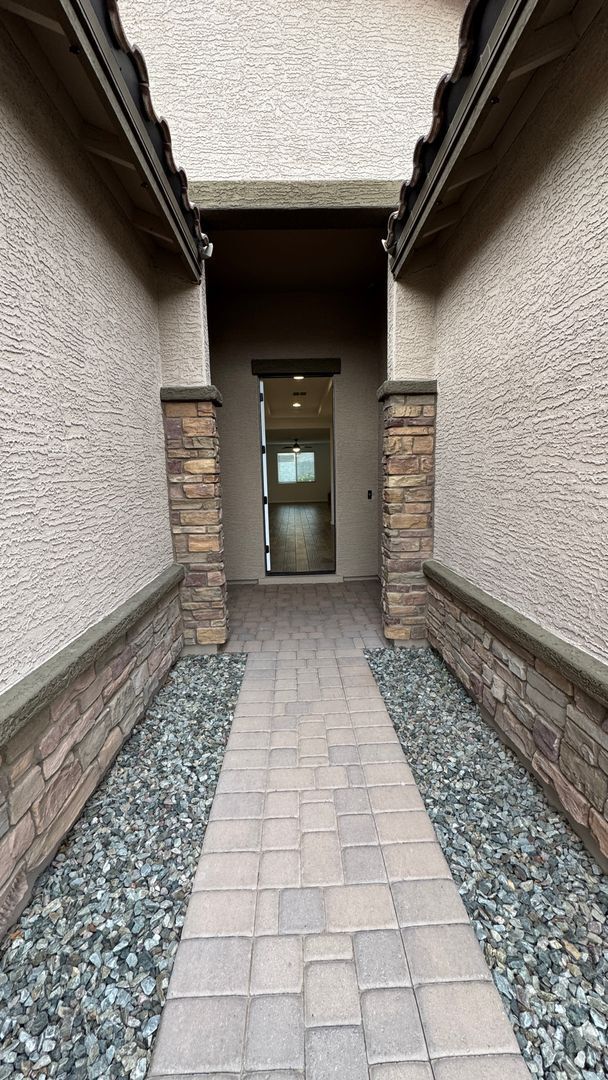 Foto del edificio - 18852 W Marshall Ave