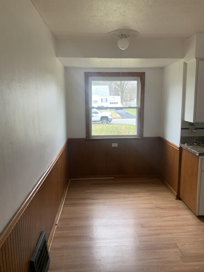 Foto del edificio - 131 Forest-Park Dr