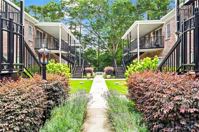 Foto del edificio - 3675 Peachtree Rd NE