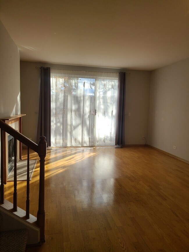 Foto del edificio - 100 Harvest Gate Rd