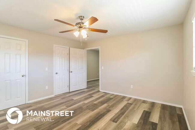 Foto del edificio - 5701 N Warren Ave