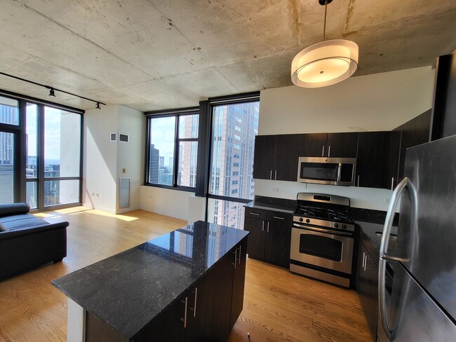 Building Photo - 235 W Van Buren St