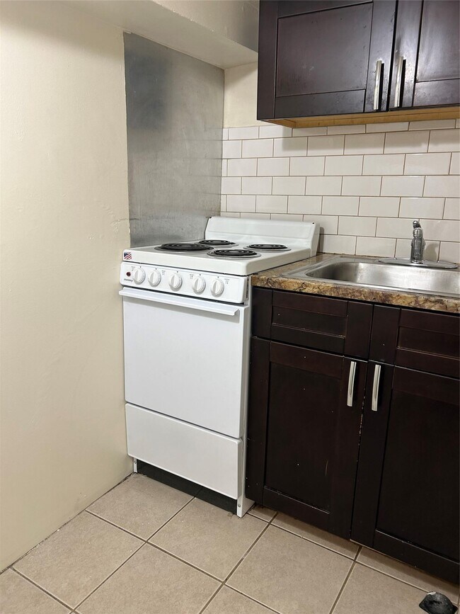 Foto del edificio - 433 E Broadway