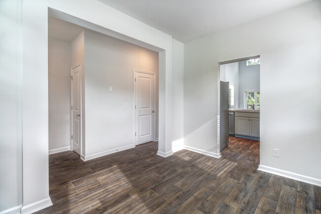 Savannah Rental Homes - Michelle M Tucker - 30 Villas of Garrard Dr