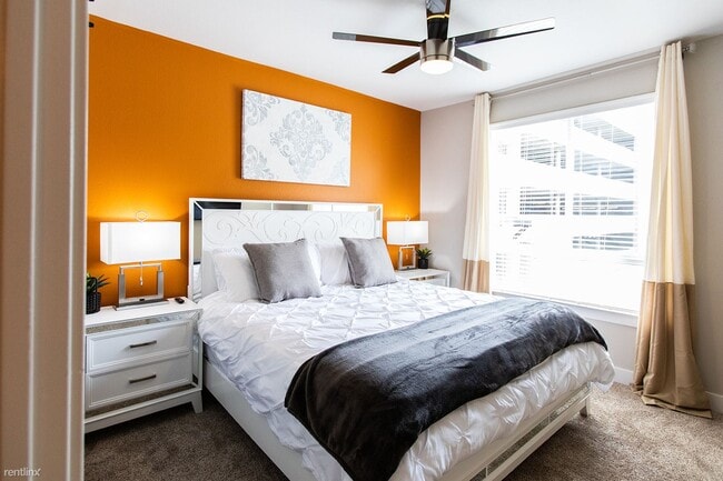 Building Photo - 1 br, 1 bath Apartment - 24565 Town Center Dr