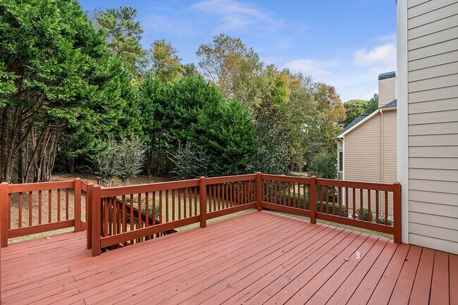 Foto del edificio - Live Close to the Fun. Relax in the Space. That’s Alpharetta Living Done Right.