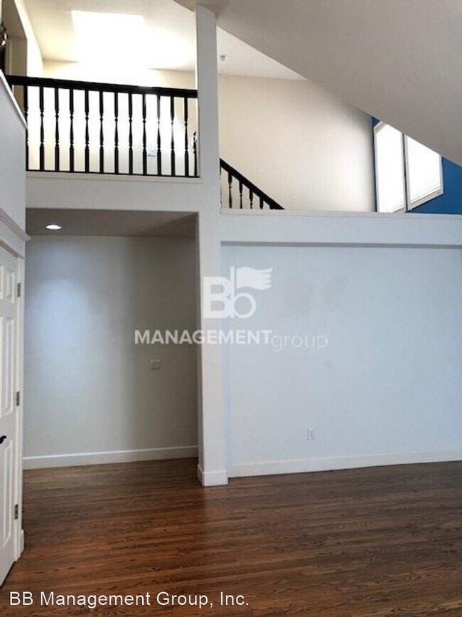 Foto del edificio - 4 br, 2.5 bath House - 11423 NW Kearney St...