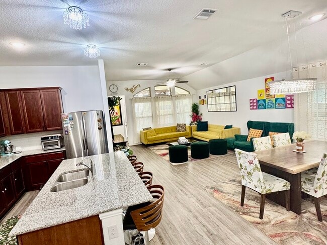 Foto del edificio - 1609 Harrongton Wy