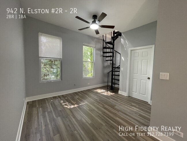 Building Photo - 942 N Elston Ave