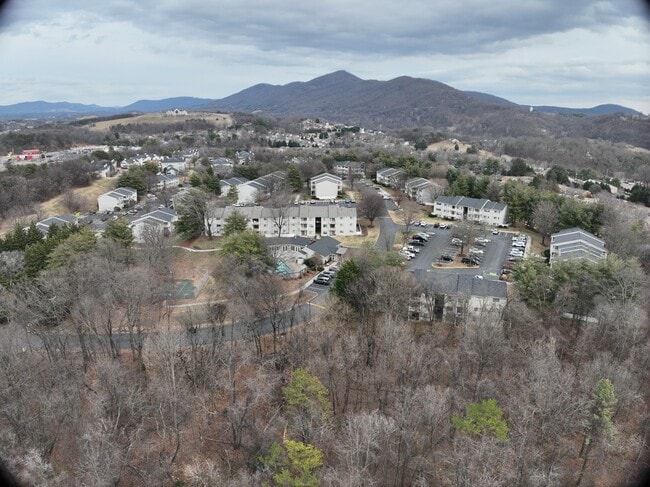 Exterior 3D - Hickory Woods