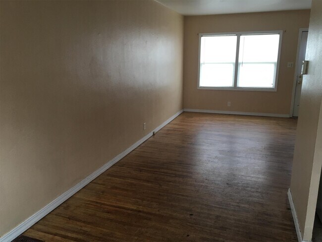 Foto del edificio - 1237 W Mullan Ave