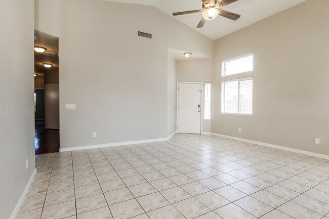 Foto del edificio - 14510 N 87th Ave