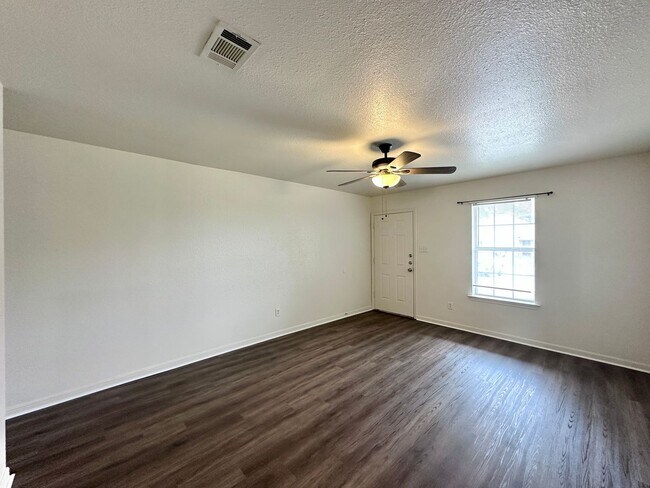 Building Photo - 1810 Aztec Trce