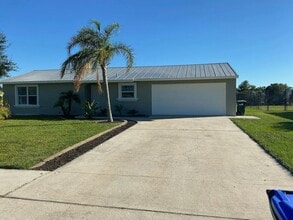 Building Photo - 6509 Elmwood Rd