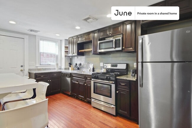 Building Photo - Room in Shared 7 bed/2 bath home in Allston