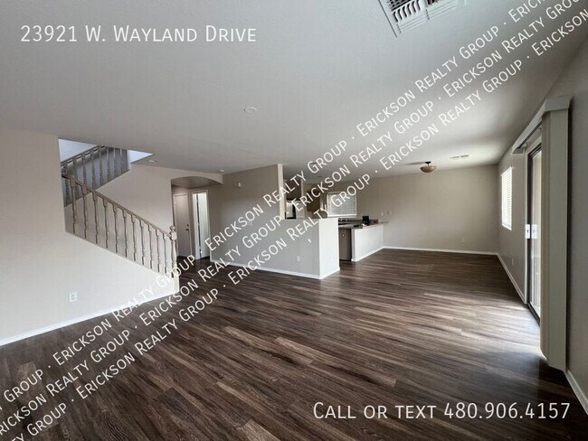 Foto del edificio - 23921 W Wayland Dr