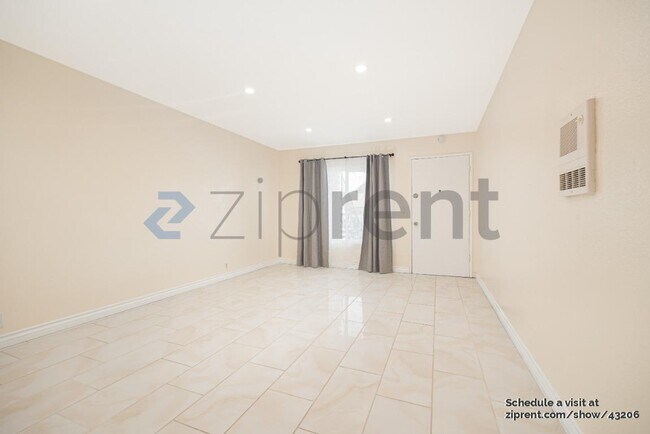 Foto del edificio - 115 Candice Pl