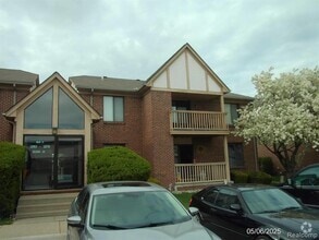 Building Photo - 15765 Balfour Dr