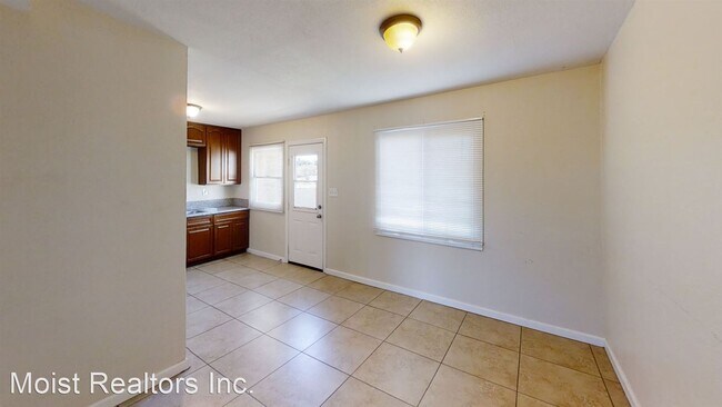 Building Photo - 3 br, 1 bath House - 12552 17th St