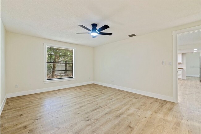 Building Photo - 1670 Castlewood Ln