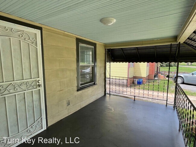 Building Photo - 127 Brookwood Rd W