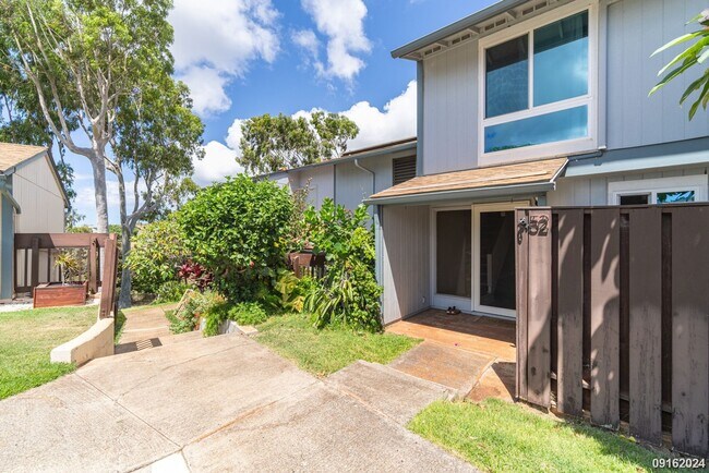 Building Photo - 2Bd/1Ba 928 sqft Condo in Palehua Townhous...