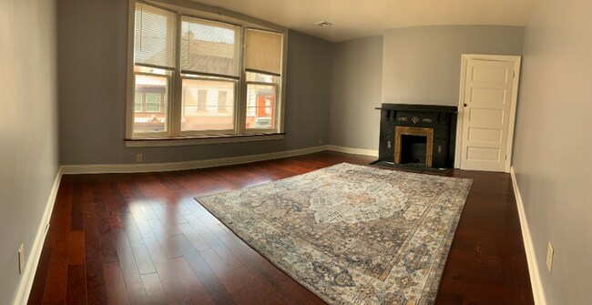 Building Photo - 1410 E Carson St