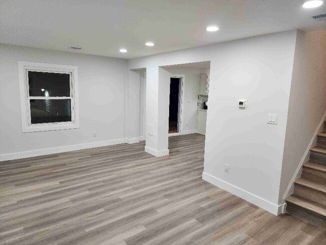 Building Photo - 51 Pinafore Ln