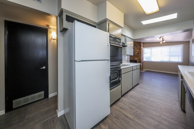 Foto del edificio - 6082 E 20th St