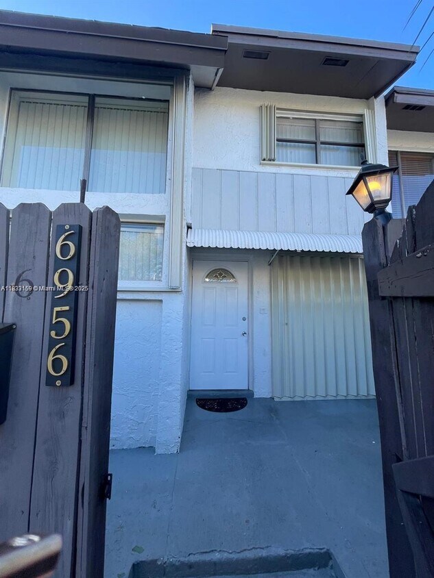 Primary Photo - 6956 SW 111th Pl
