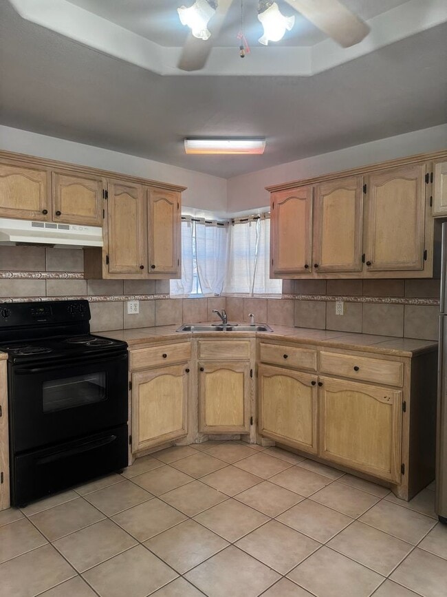 Foto del edificio - 1908 Agua Fina Ave