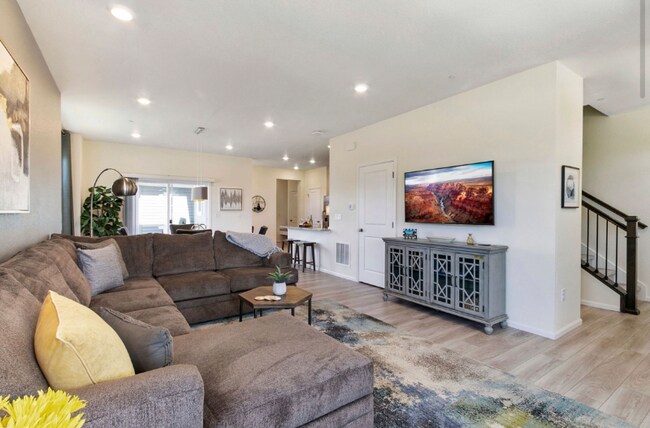 Building Photo - 403 Zeppelin Wy