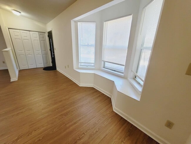 Foto del edificio - 1555 San Luis Rd