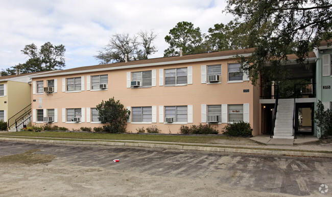 Building Photo - Whispering Pines