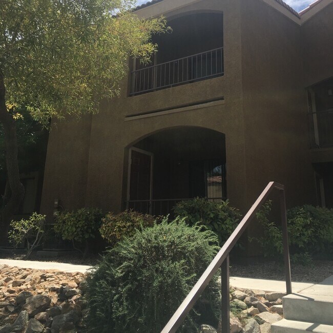 Foto del edificio - Stylish Upgraded One-Bedroom Condo in a Ga...