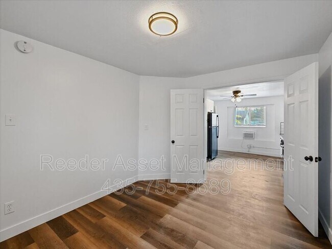 Foto del edificio - 715 E Parker Ln